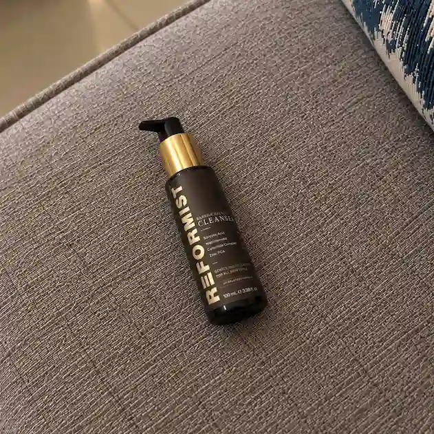 Cleanser packaging